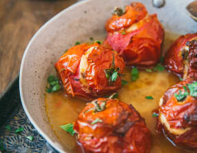Tomates farcies au poulet et fromage frais