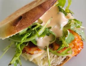 Crevette roll au beurre de poivrons