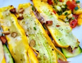Courgettes grillées et farcies et brunoise de courgettes