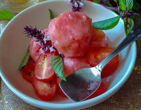 Sorbet à la tomate et basilic cannelle