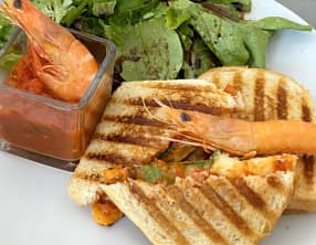 Le croque-monsieur gambas salsa
