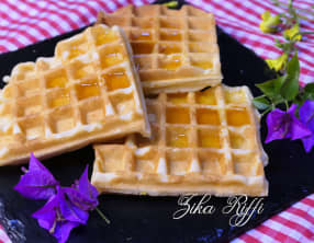 Gaufres au lait en poudre et miel