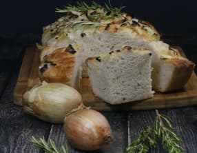 Focaccia oignons romarin