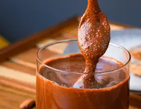 Pâte à tartiner chocolat noix et amandes