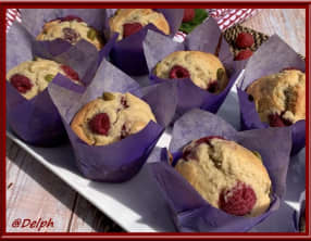 Muffins aux framboises et pistaches
