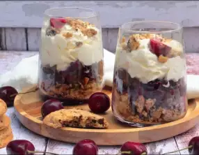 Verrines de cerises à la chantilly