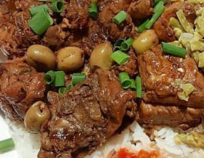 Civet de poulet au olives à la créole