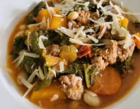 Une soupe toscane avec dinde hachée de Giada de Laurentiis