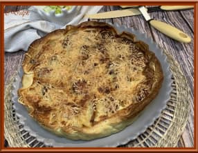 Tarte aux saucisses de Diots, pommes de terre sur lit de champignons