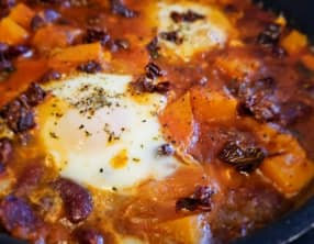 Chakchouka d'automne au butternut et aux haricots rouges