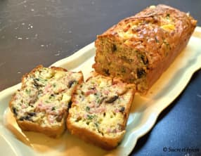 Cake salé aux jambon, fromage et champignons