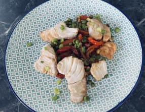 Filet de lieu noir aux petits pois et poivrons