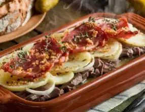 Terrine de boeuf aux pommes de terre et lardons
