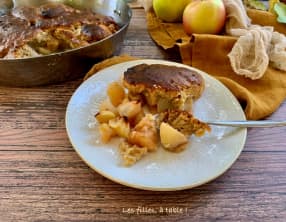 Cobbler aux pommes, poires et coings