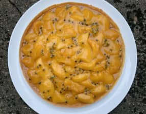 Tarte aux mangues, gelée de citron et fruits de la passion