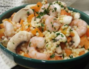 Salade aux perles de pâtes et crevettes