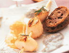 Saint-Jacques poêlées au romarin et vinaigrette au Sainte Maure de Touraine