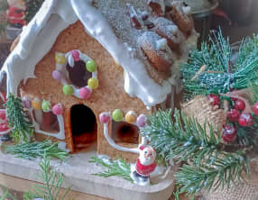 Mon aventure en pain d'épices : construire une maison de Noël