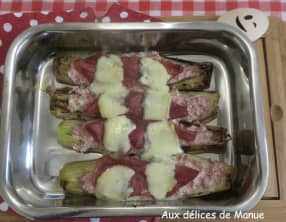 Gratin de poireaux farcis à la crème au bresaola et morbier