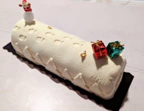 Bûche de Noël fruits rouges vanille