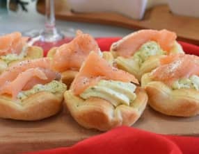 Paniers feuilletés au saumon fumé