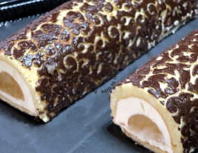 Bûche à la poire en habit de fête