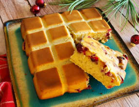 Gâteau moelleux aux cranberries et chocolat blanc