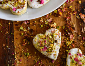 Biscuits sablés à la pistache et rose
