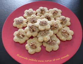 Biscuits sablés aux noix et au comté