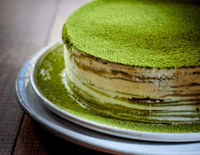 Mille-crêpes au thé matcha, crème au yuzu