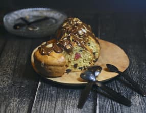 Cake à l’orange fruits confits et chocolat