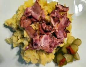 Purée de pommes de terre au chou vert et lardons