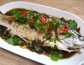 Poisson vapeur à la sauce soja et au gingembre