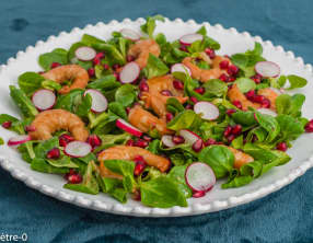 Salade de crevettes, mâche et grenade
