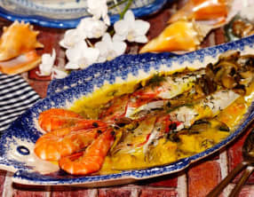 Rougets grondins, sauce safranée aux crevettes