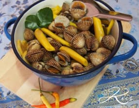 Coques, lait de coco, curcuma et tamarin