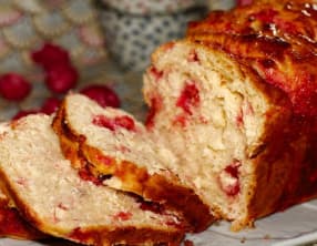 Brioche à effeuiller aux pralines roses