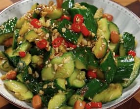 Salade de concombre à l'asiatique