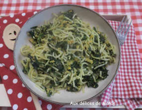 Konjac aux épinards à la crème et œuf battu