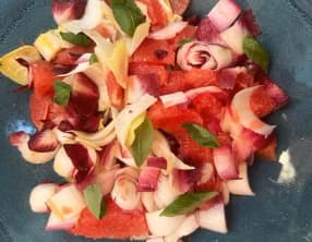 Salade de pamplemousse rose, endives et basilic