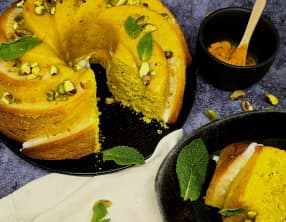 Gâteau au yaourt et au curcuma