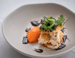 Millefeuille d'araignée de mer et sorbet poivron