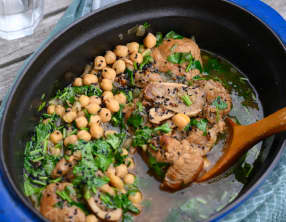 Jarret de veau aux 2 coriandres, pois chiche et huile de sésame