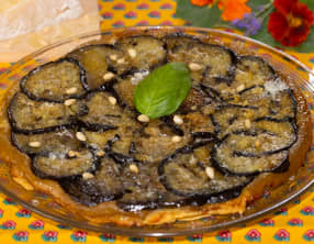 Tatin d’aubergines au parmesan et pignons