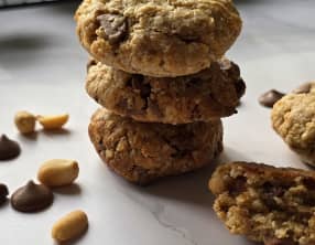 Biscuits flocons d'avoine, cacahuètes et chocolat