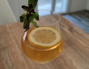 Thé glacé citron basilic thaï