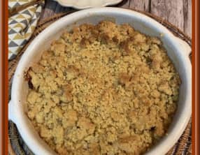 Crumble aux prunes et beurre salé