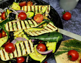 Salade de courgettes et halloumi grillé