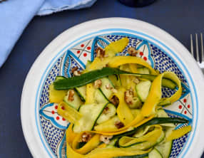 Tagliatelles de courgettes au thym et noix d'après Yotam Ottolenghi