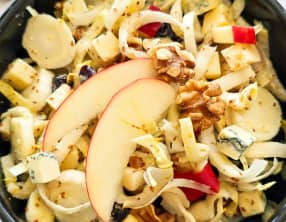 Salade d'endives, pomme, fourme d'Ambert et noix